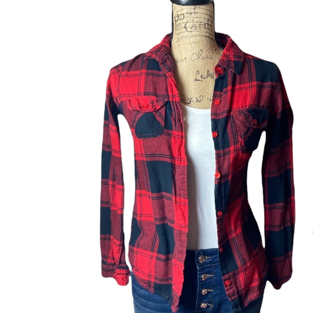 Blue age black/ red button down long sleeved flannel
